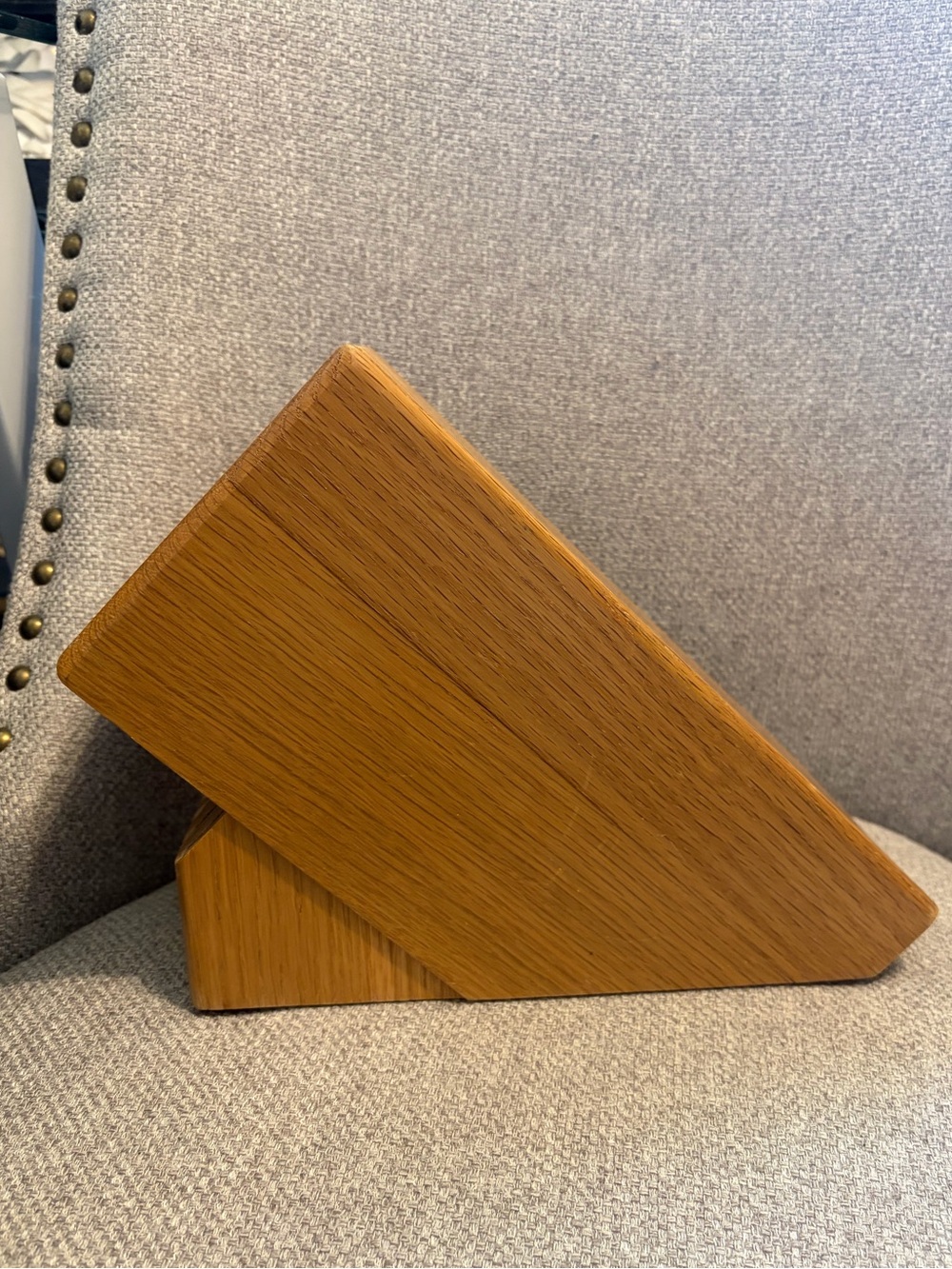 CUTCO- Homemaker + 8 Honey Oak Wood
Knife Block (18-Slot). - Picture 3 of 5